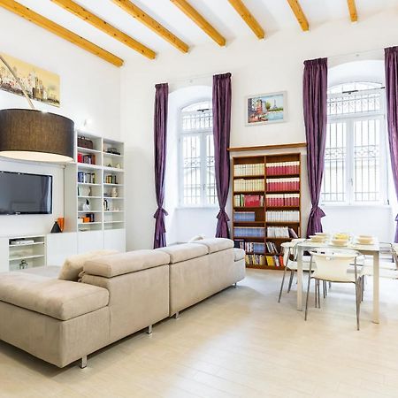 Ma Maison - Family Apartment At The Historical Center Napels Buitenkant foto