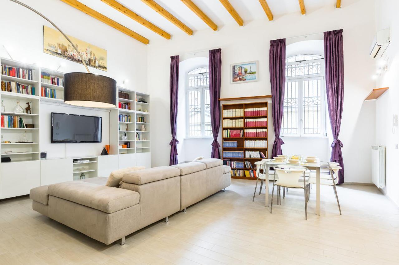 Ma Maison - Family Apartment At The Historical Center Napels Buitenkant foto