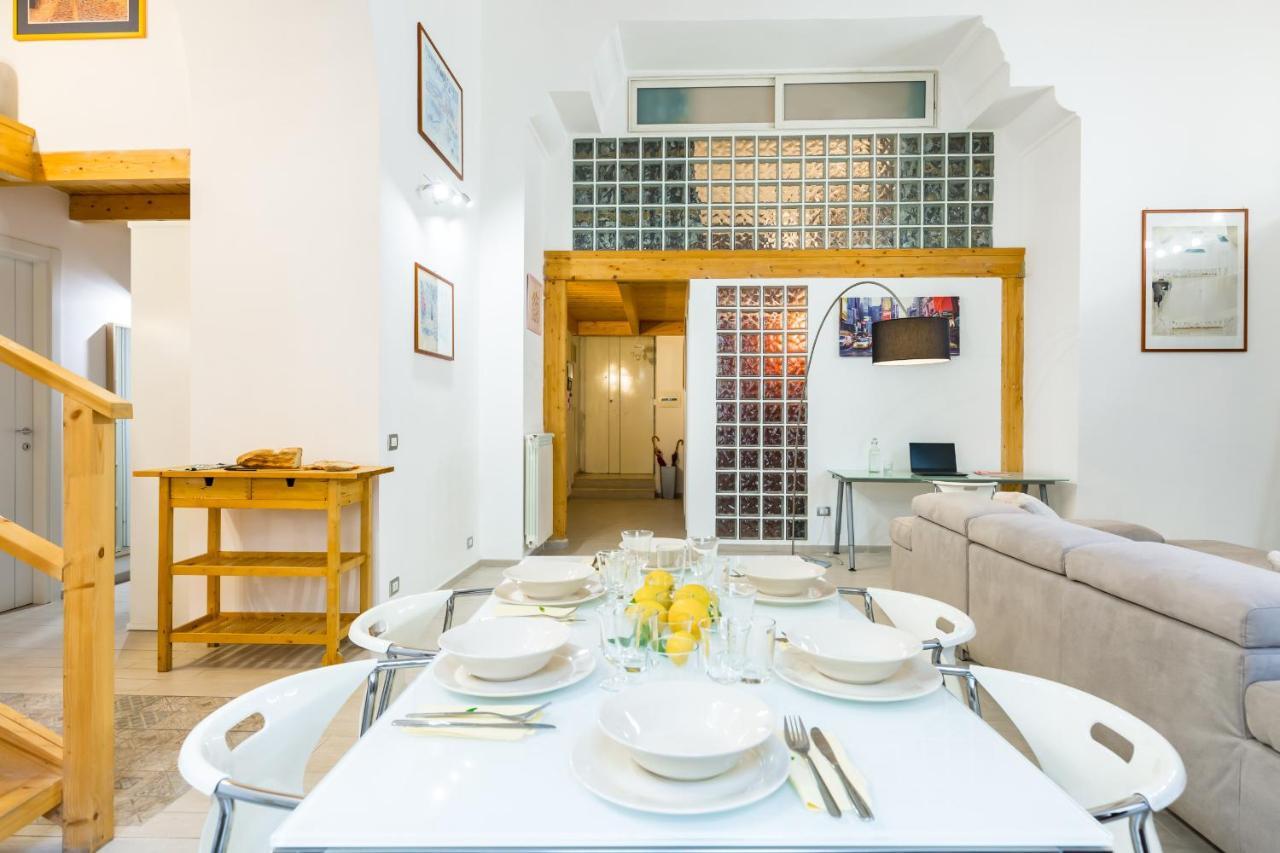 Ma Maison - Family Apartment At The Historical Center Napels Buitenkant foto