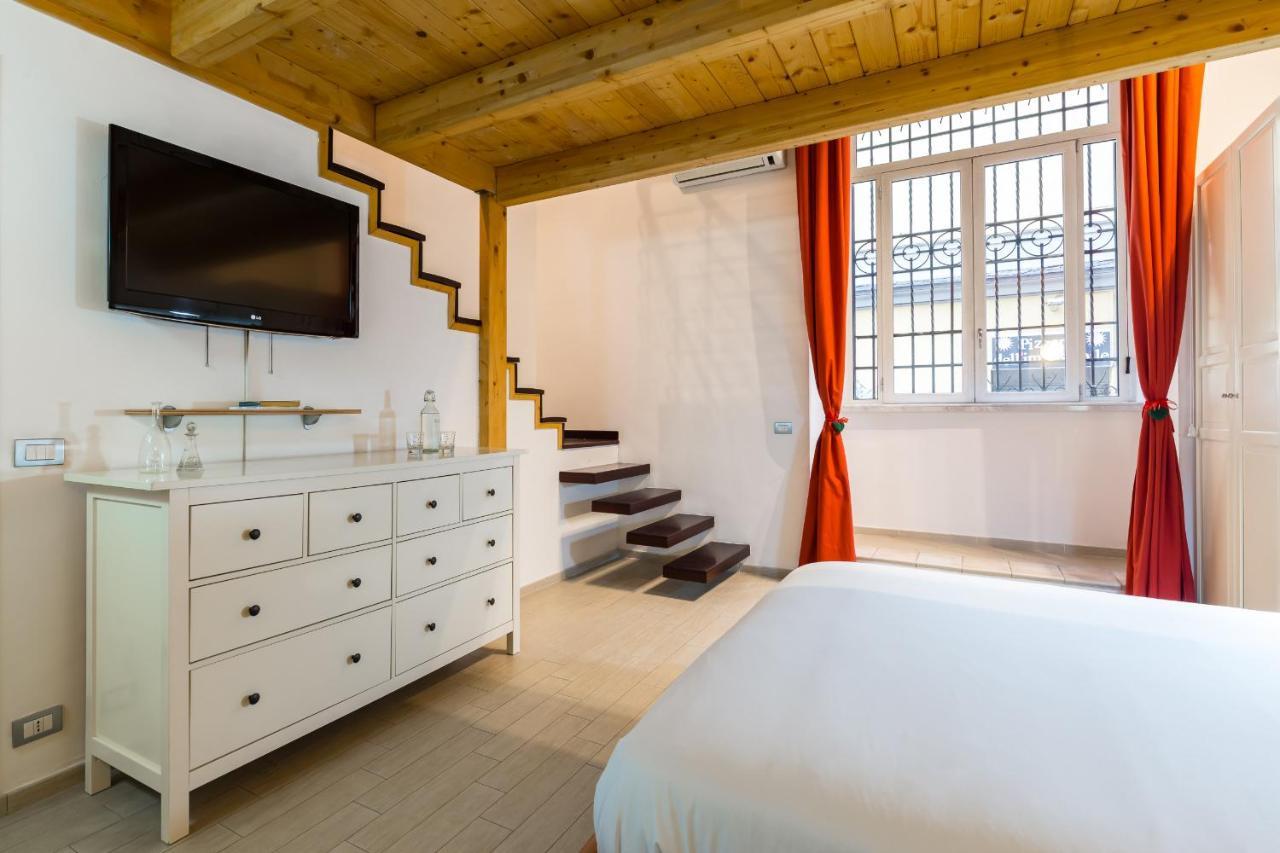 Ma Maison - Family Apartment At The Historical Center Napels Buitenkant foto