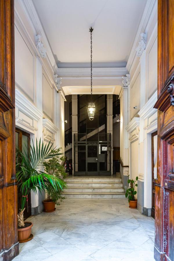Ma Maison - Family Apartment At The Historical Center Napels Buitenkant foto